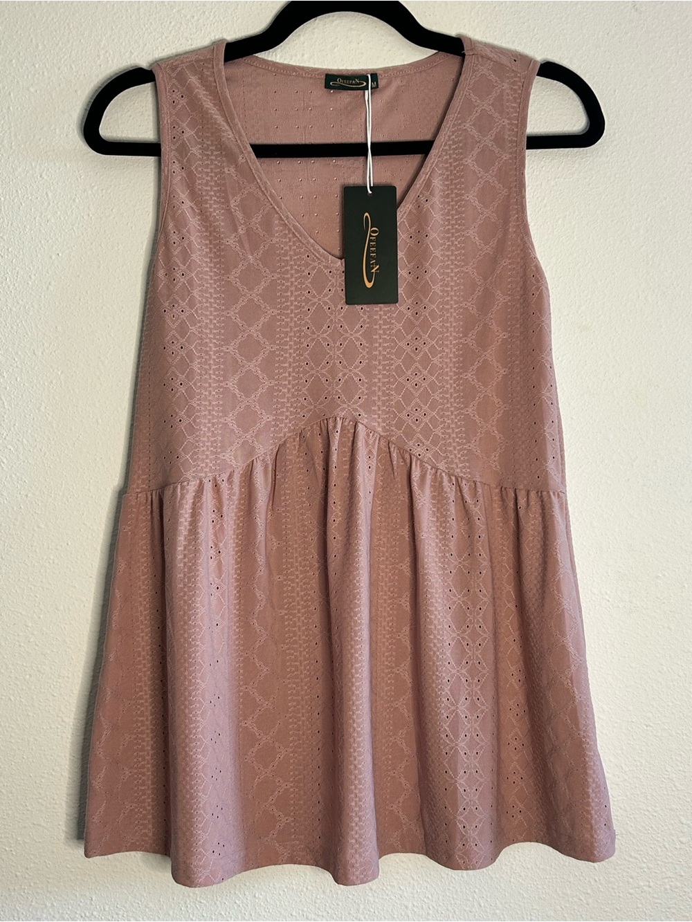 Ofeefan Sleeveless Eyelet V-Neck Tunic in Dusty Rose